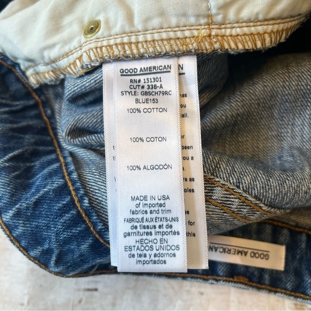 Good American Bombshell Distressed Denim Shorts Size 29/8 - Picture 4 of 12